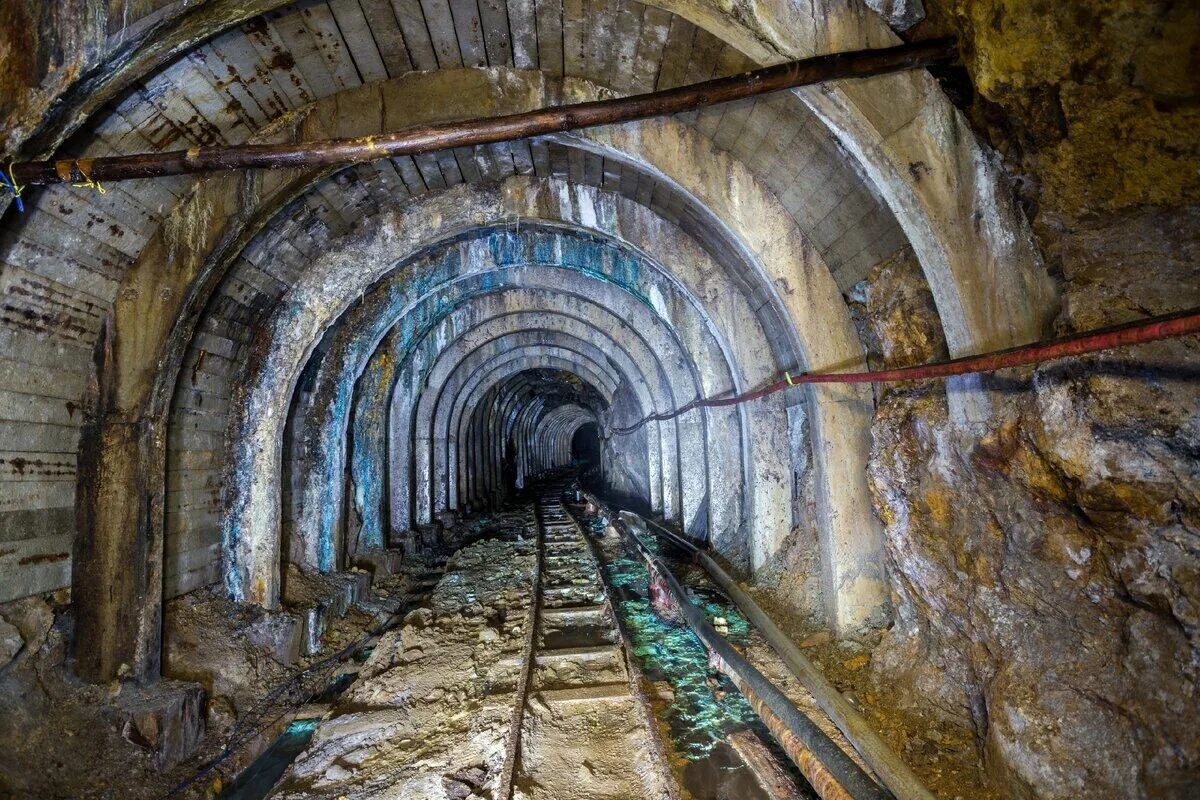 Er is warm water in de verlaten mijn